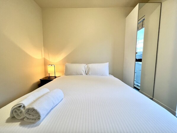 4 bedrooms, desk, iron/ironing board, travel cot