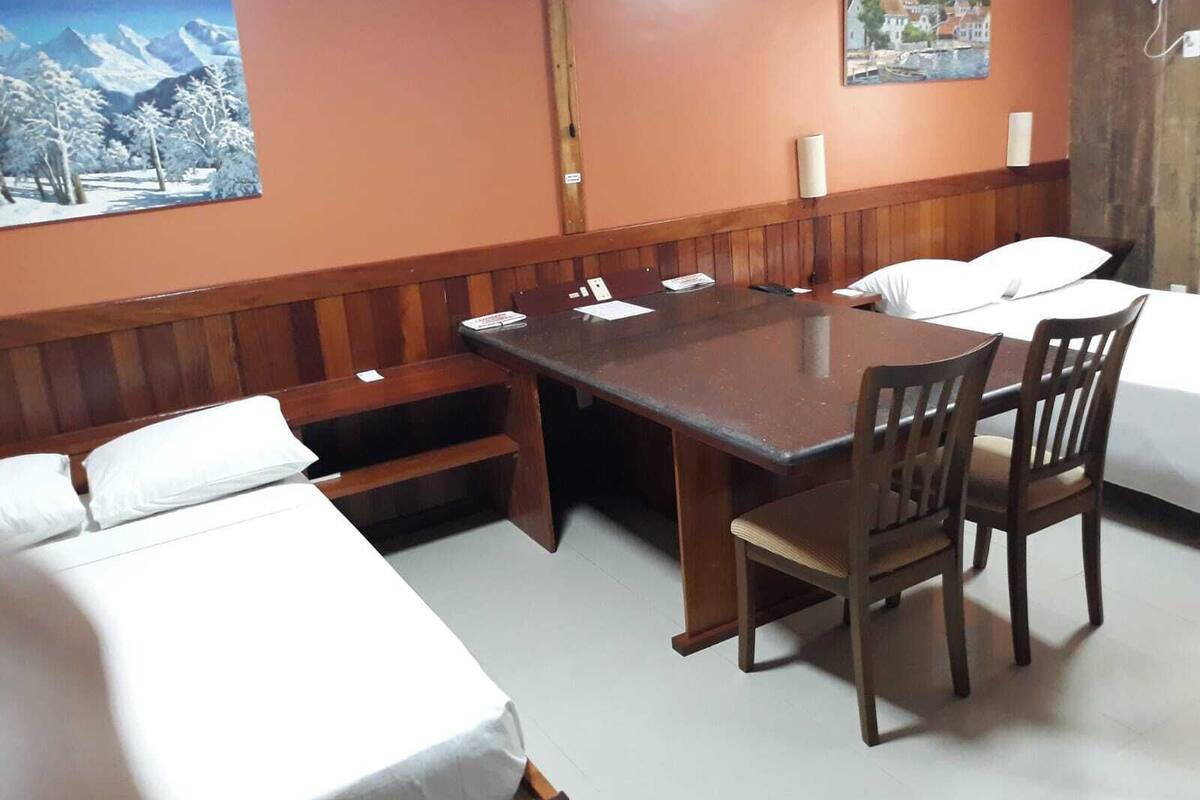 Superior kamer | 1 slaapkamer, een kluis op de kamer, een strijkplank/strijkijzer