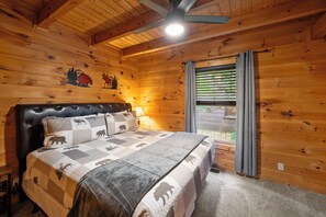 2 Schlafzimmer, Schreibtisch, Bügeleisen/Bügelbrett, Reisekinderbett