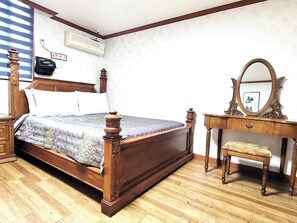 Executive Double Room | Individually decorated, individually furnished, free WiFi - Seorak BloomingHill (Sokcho)