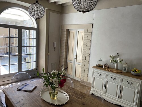 Stunning town house Cortona, Tuscany. Private courtyard & rooftop terrace.   