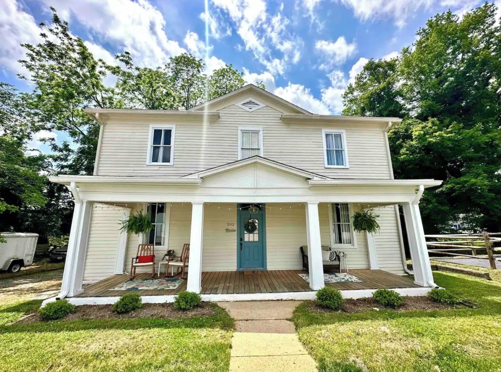 Historic home in downtown Clarksville, a perfect retreat for enjoying lake life.