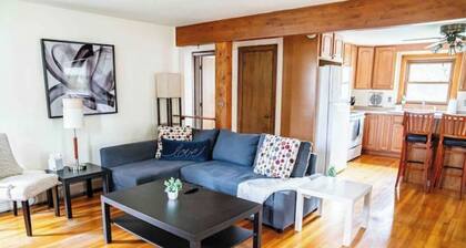 Garage, Fully Fenced Yard, Sleep 8, Walk to Downtown