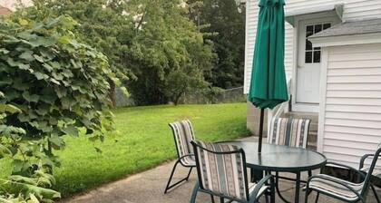 Garage, Fully Fenced Yard, Sleep 7, Walk to Downtown
