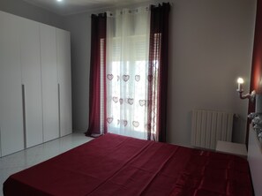 2 bedrooms, bed sheets