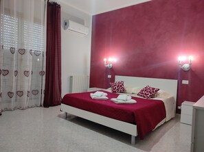 2 bedrooms, bed sheets - 2 Bedroom Private vacation home in VILLABATE (VILLABATE)