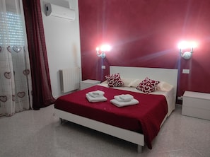 2 bedrooms, bed sheets