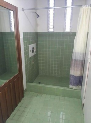 Towels, soap, toilet paper - Apartment in San Jose East 2 (San José)