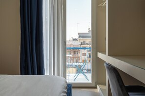 Kahden hengen comfort-huone (yksi tai kaksi sänkyä) | Parveke