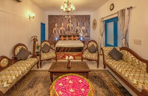 4 bedrooms, free WiFi, bed sheets