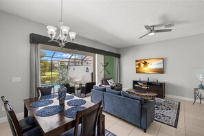 Interior - Minutes from all attractions, private pool and Resort Community amenities (Davenport)