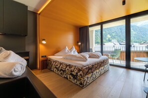 Double Nest | Mountain view