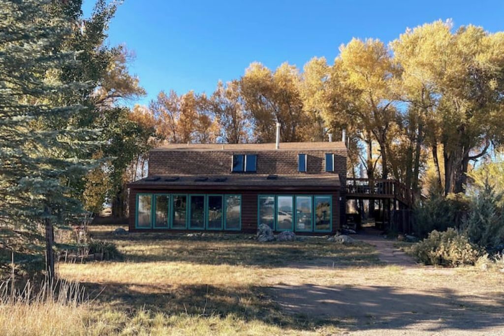 Large Crestone Home - 20 acres