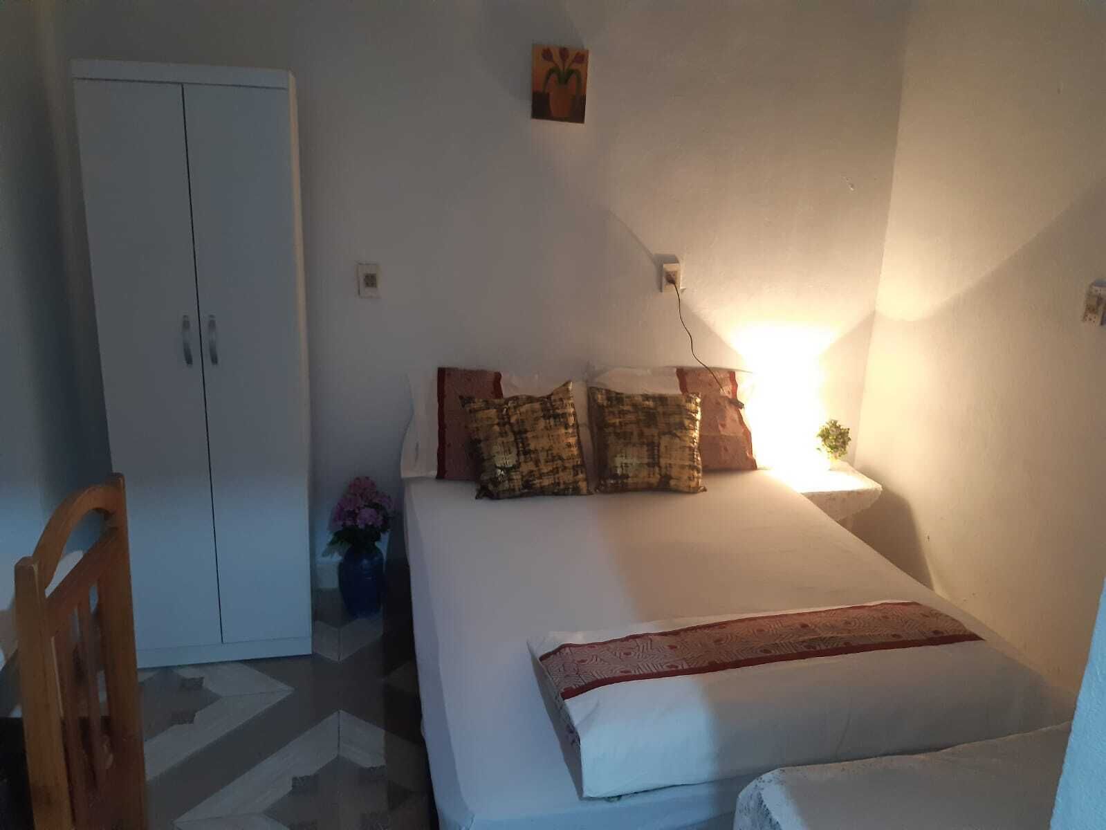 1 camera, Wi-Fi, lenzuola