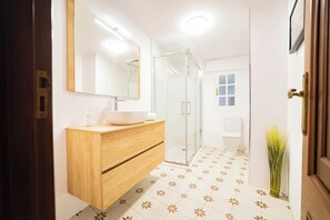 Hair dryer, towels