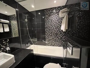 Bathroom - Great Views / Perfect 1BR Apartment/  The Vogue Dubai/ Blueoceanholidayhomes (Business Bay)