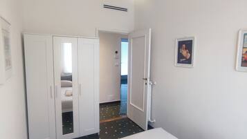 3 camere, una scrivania, ferro/asse da stiro, Wi-Fi gratuito