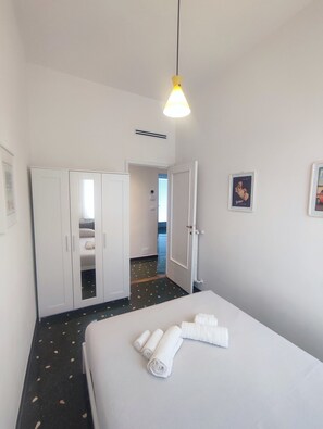 3 bedrooms, desk, iron/ironing board, free WiFi - [La terrazza di Chiavari] (Chiavari)