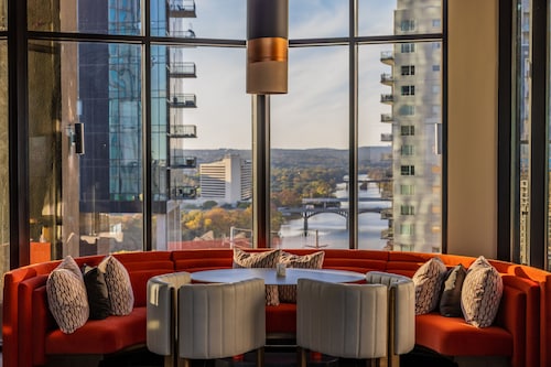 Cambria Hotel Austin Downtown