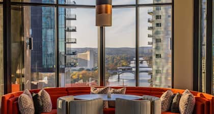 Cambria Hotel Austin Downtown