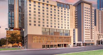 Cambria Hotel Austin Downtown