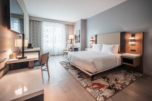 Habitació estàndard, 1 llit de matrimoni gran, accessible, no fumadors (Accessible Tub) | Escriptori i espai de treball apte per a portàtils