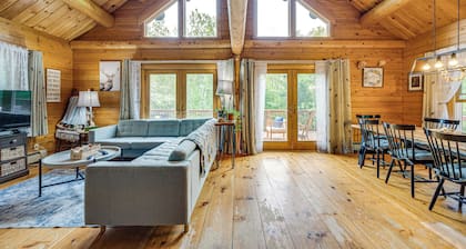 Alexandria Cabin w/ Patio, Grill & Deck