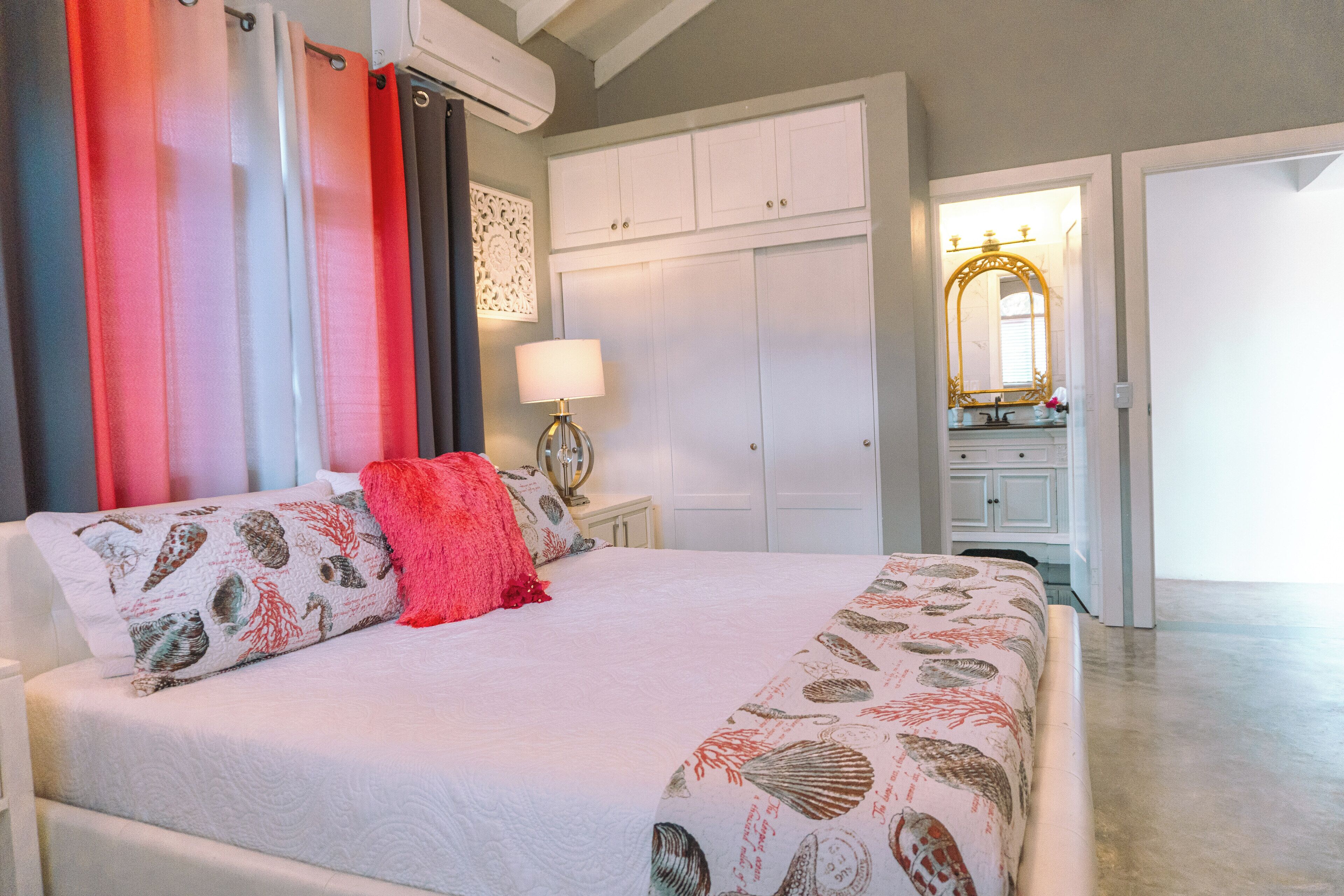3 chambres, fer et planche à repasser, Wi-Fi gratuit, draps fournis