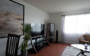 Interior - GI Cozy nestled home (Leduc)