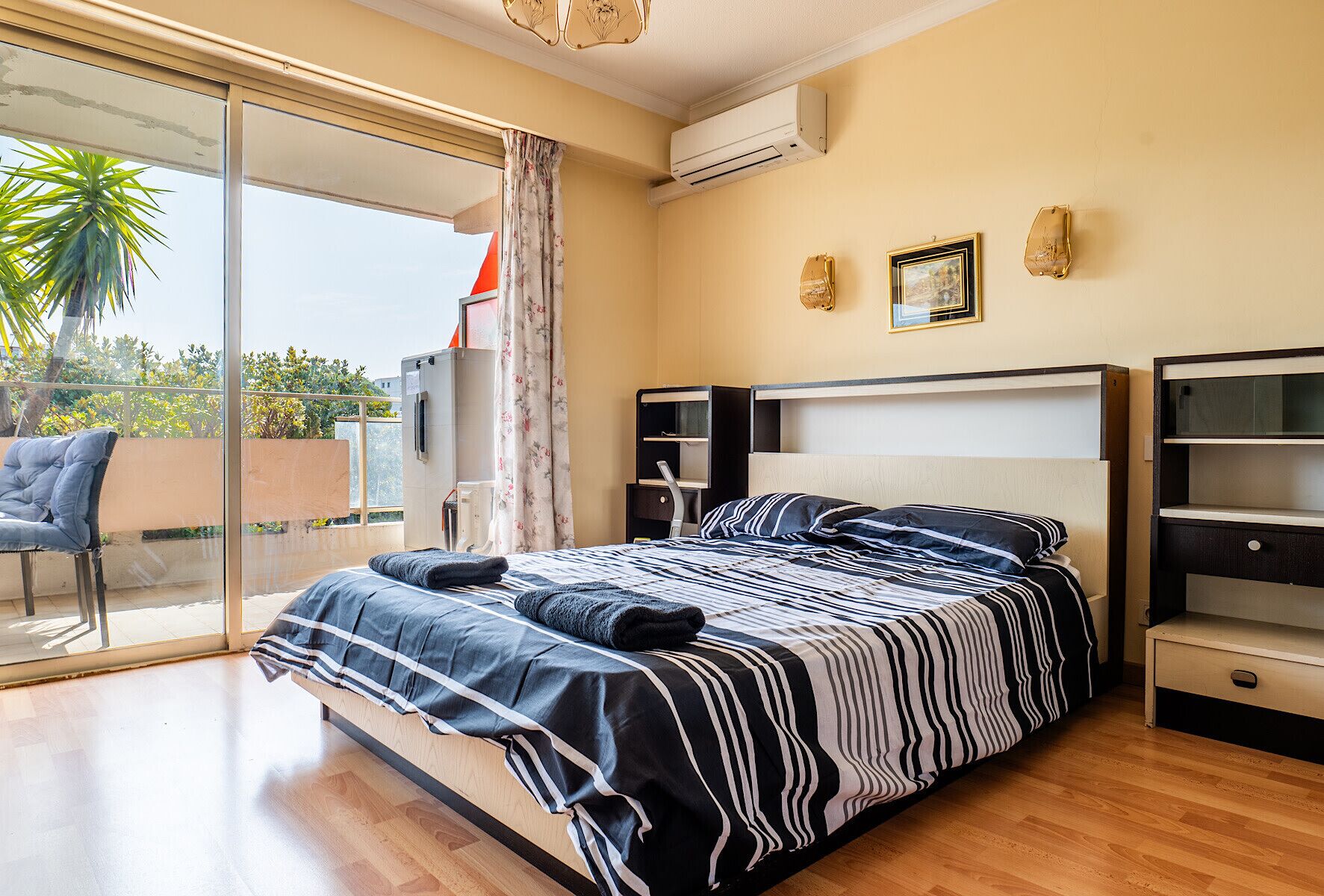 3 slaapkamers, een strijkplank/strijkijzer, wifi, beddengoed