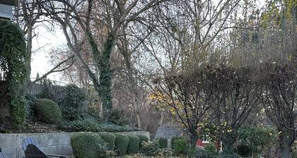 The Rosebud - Sleeps 2 - Newly Renovated - 3 miles from Downtown Walla Walla