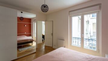 2 bedrooms, WiFi, bed sheets