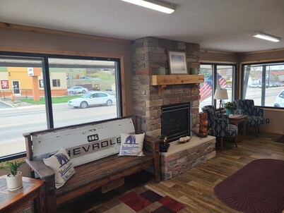 ดิ บีแอนด์บีโมเตล