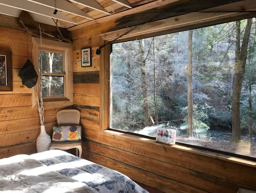 Riverbright Treehouse on the Toccoa