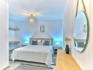 Superior Apartment | In-room safe, iron/ironing board, free WiFi, bed sheets - Paros Gem (Paros)