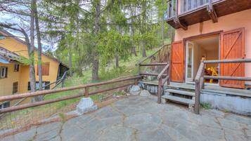 Familie appartement, meerdere slaapkamers (Appartamento La Marmotta Mountain) | Terras