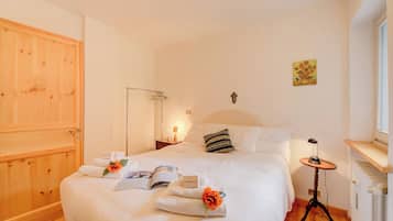 Family Apartment, Multiple Bedrooms (Appartamento La Marmotta Mountain) | 2 bedrooms, free WiFi, bed sheets