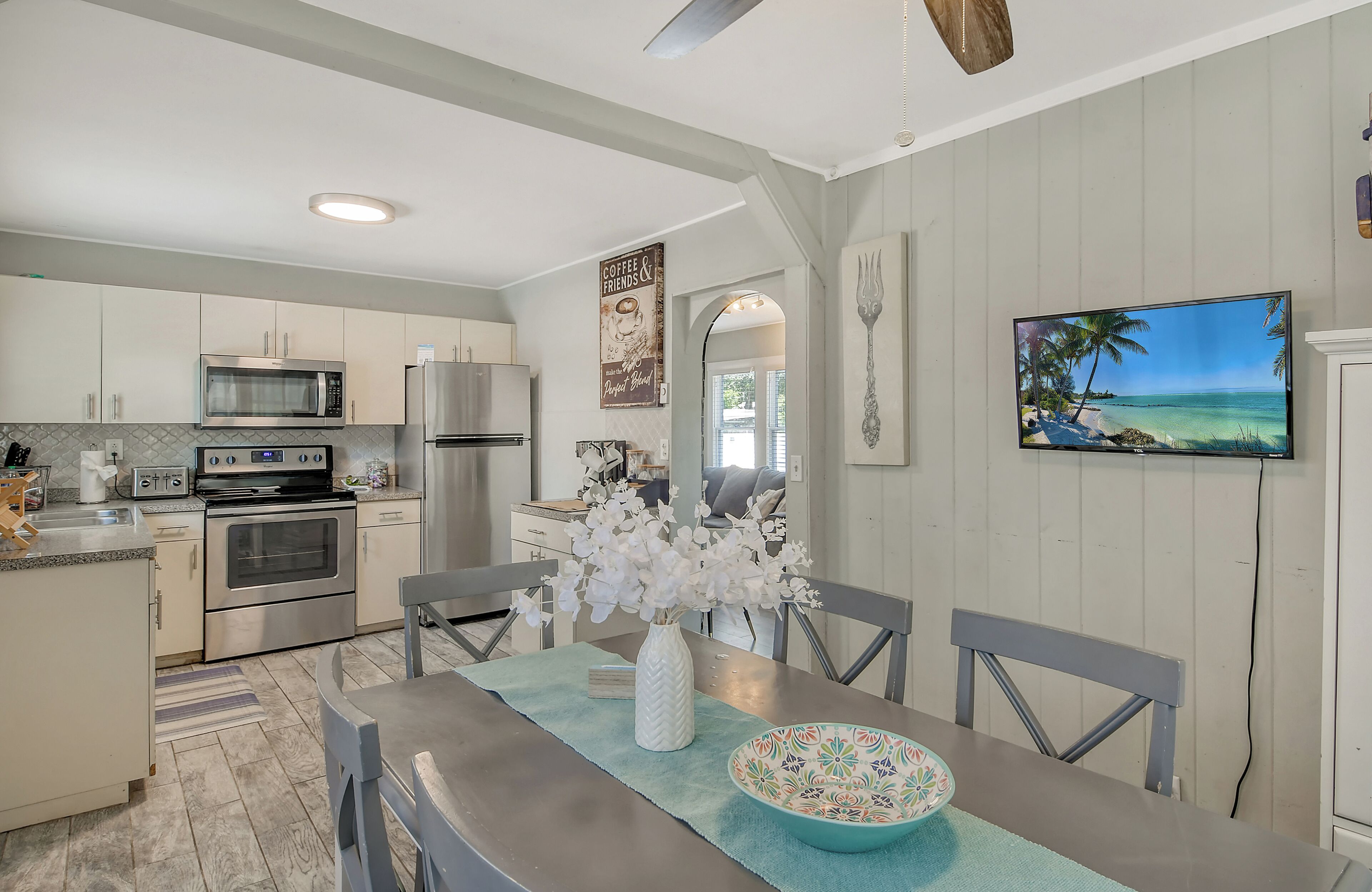 Sunseeker Bungalow-Sarasota-10 min to Siesta Key