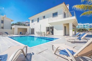 Vila (4 Bedrooms) | Fachada da propriedade