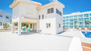 Villa (4 Bedrooms) | Eksteriør