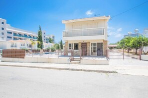 Villa (4 Bedrooms) | Exterior - Villa Delfini 16 (Paralimni)