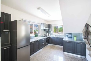 Villa (4 Bedrooms) | Interior