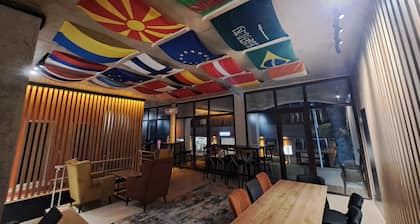 Karvi Hostel & Suites