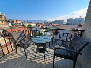 City view from property - Karvi Hostel & Suites (Batumi)