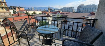  Karvi Hostel & Suites