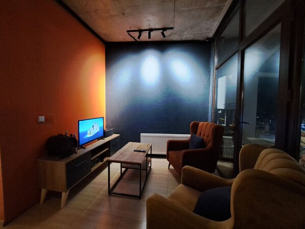 Living area -  Karvi Hostel & Suites (Batumi)