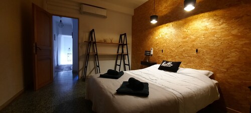 New+pieds Cité+patio+clim+spa+bbq