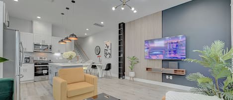 Smart TV, futbolito, tenis de mesa y libros
