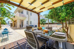 Villa (2 Bedrooms) | Außenbereich