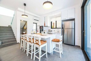 Vila (3 Bedrooms) | Parte interna